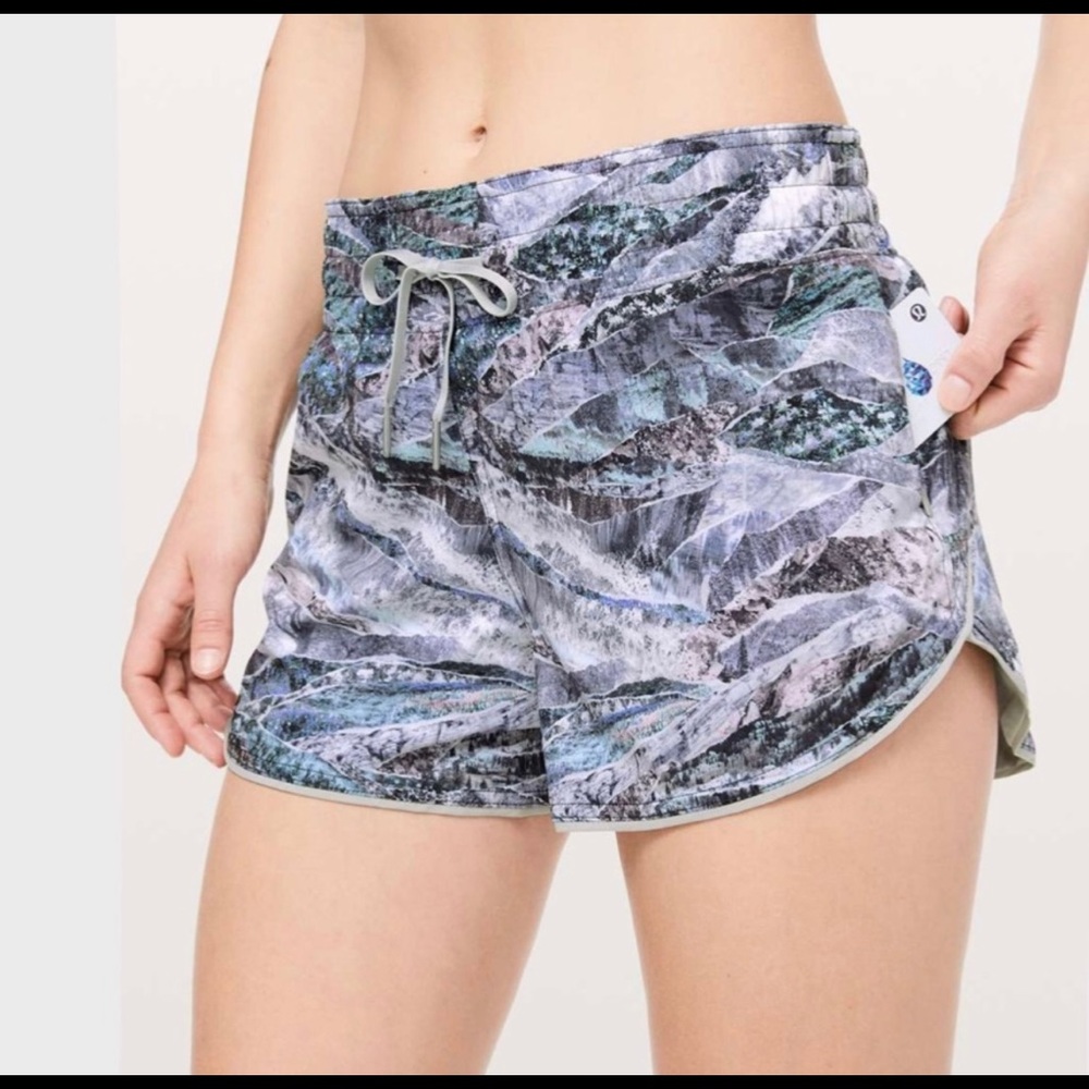 Lululemon Choose a Side Short 3” (size 8)